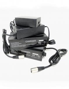Chargeur 24V  spéciale pour batterie AGM et GEL de scooter électrique PMR, handicapé et senior