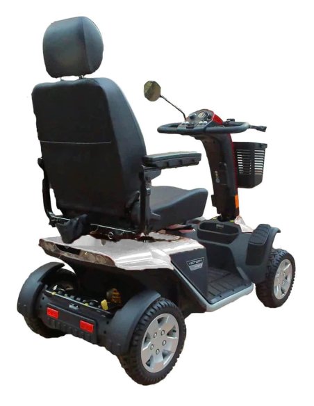 Scooter électrique médicalisé Pride XL140 et XL140S en argent, vue d'arrière en biais droite