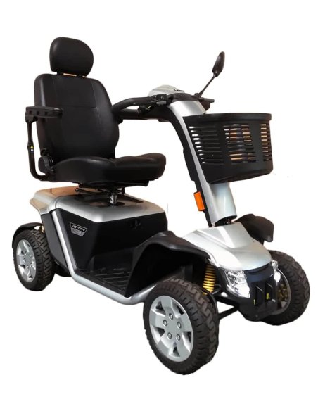 Face en biais du scooter électrique handicapé et PMR Pride XL 140 et XL 140S en argent