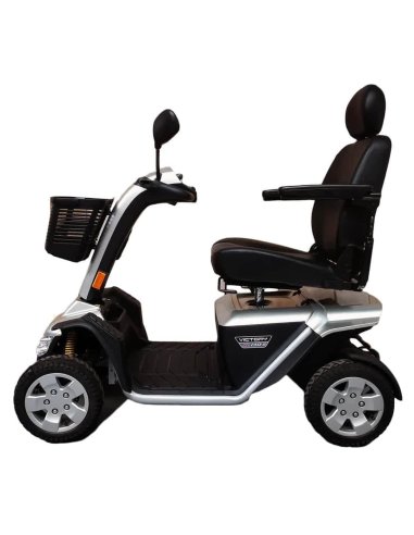 Côté gauche du scooter médical pour senior et handicapé Pride XL 140S en argent